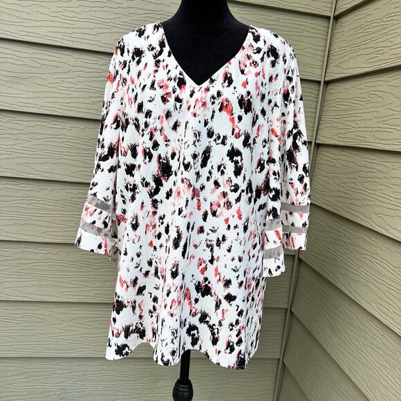 Women’s blouse, V neck, bell sleeves, Women's size 3X - Picture 2 of 6